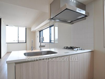 Kitchen ※Photo of the same layout on 11 floor. Decoration and fixture may differ.