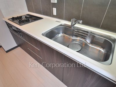 Kitchen ※Photo of the same layout on 20 floor. Decoration and fixture may differ.