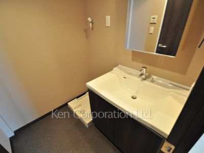Powder Room ※Photo of the same layout on 20 floor. Decoration and fixture may differ.