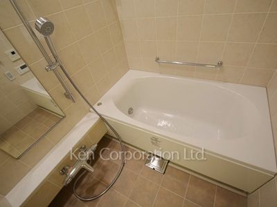 Bath ※Photo of the same layout on 14 floor. Decoration and fixture may differ.
