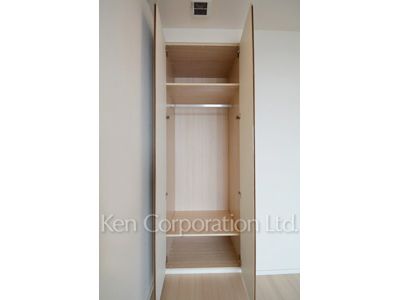 Closet ※Photo of the same layout on 14 floor. Decoration and fixture may differ.