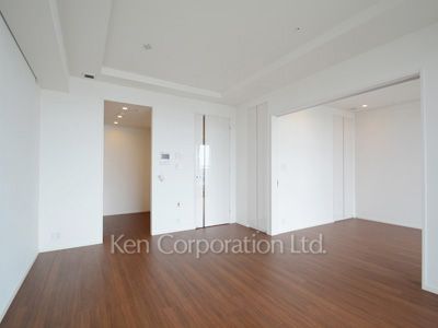 Living-Dining ※Photo of the same layout on 14 floor. Decoration and fixture may differ.