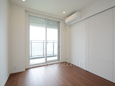 Bedroom ※Photo of the same layout on 14 floor. Decoration and fixture may differ.