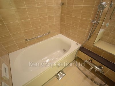 Bath ※Photo of the same layout on 14 floor. Decoration and fixture may differ.