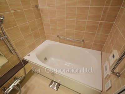 Bath ※Photo of the same layout on 11 floor. Decoration and fixture may differ.