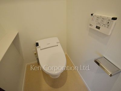 Lavatory ※Photo of the same layout on 11 floor. Decoration and fixture may differ.
