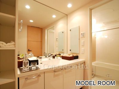 Powder Room ※Photo of the same layout on 5 floor. Decoration and fixture may differ.