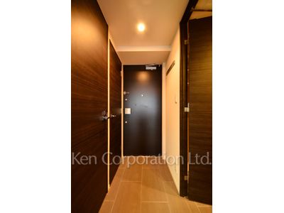Entrance ※Photo of the same layout on 15 floor. Decoration and fixture may differ.