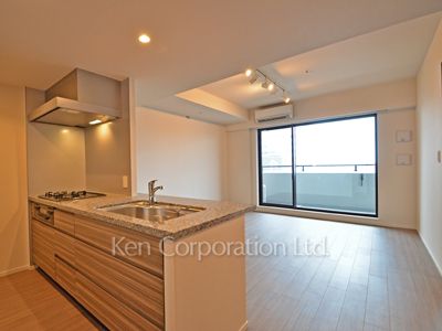 Living-Dining ※Photo of the same layout on 15 floor. Decoration and fixture may differ.