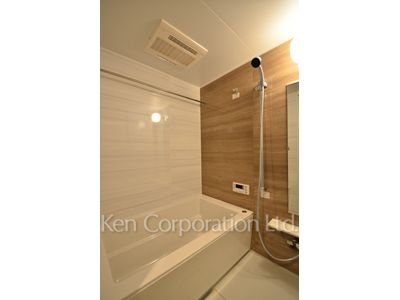Bath ※Photo of the same layout on 15 floor. Decoration and fixture may differ.