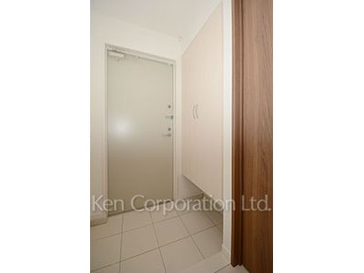 Entrance ※Photo of the same layout on 10 floor. Decoration and fixture may differ.