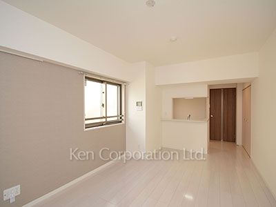 Living-Dining ※Photo of the same layout on 10 floor. Decoration and fixture may differ.