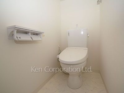 Lavatory ※Photo of the same layout on 10 floor. Decoration and fixture may differ.
