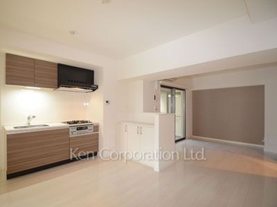 Living-Dining ※Photo of the same layout on 7 floor. Decoration and fixture may differ.