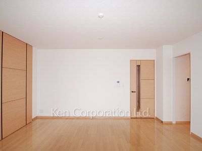 Living-Dining ※Photo of the same layout on 9 floor. Decoration and fixture may differ.