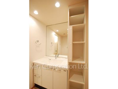 Powder Room ※Photo of the same layout on 9 floor. Decoration and fixture may differ.