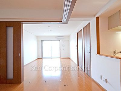 Living-Dining ※Photo of the same layout on 4 floor. Decoration and fixture may differ.