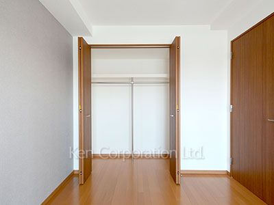 Walk-In Closet ※Photo of the same layout on 4 floor. Decoration and fixture may differ.