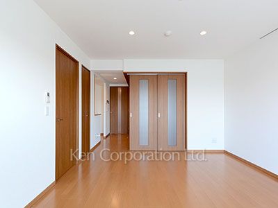Living-Dining ※Photo of the same layout on 4 floor. Decoration and fixture may differ.
