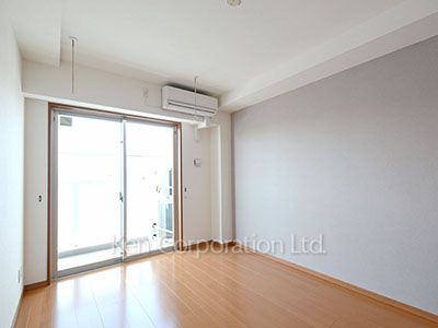 Bedroom ※Photo of the same layout on 4 floor. Decoration and fixture may differ.