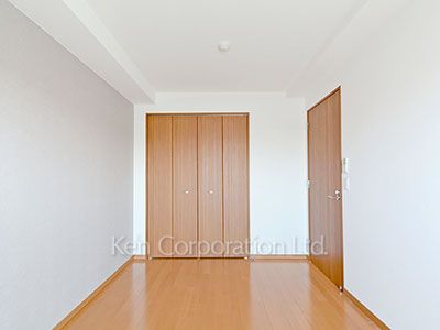 Bedroom ※Photo of the same layout on 4 floor. Decoration and fixture may differ.