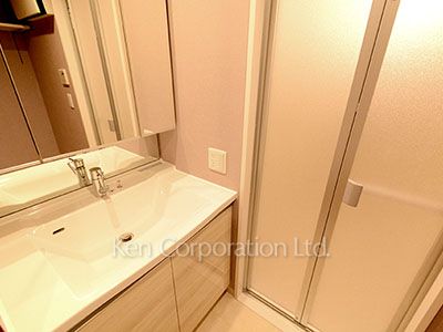 Powder Room ※Photo of the same layout on 4 floor. Decoration and fixture may differ.