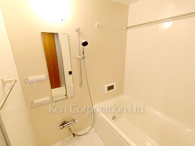 Bath ※Photo of the same layout on 4 floor. Decoration and fixture may differ.