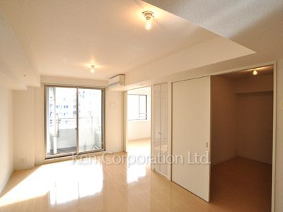 Living-Dining ※Photo of the same layout on 12 floor. Decoration and fixture may differ.