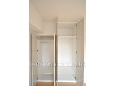 Closet ※Photo of the same layout on 12 floor. Decoration and fixture may differ.