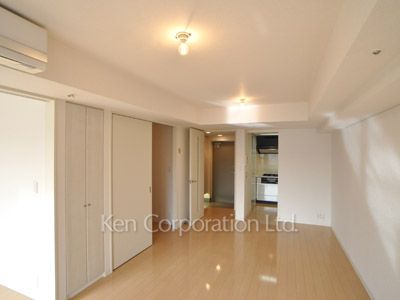 Living-Dining ※Photo of the same layout on 12 floor. Decoration and fixture may differ.