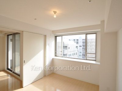 Bedroom ※Photo of the same layout on 12 floor. Decoration and fixture may differ.