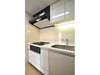 Kitchen ※Photo of the same layout on 12 floor. Decoration and fixture may differ.