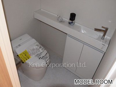 Lavatory ※Photo of the same layout on 10 floor. Decoration and fixture may differ.