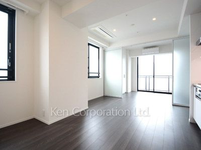 Living-Dining ※Photo of the same layout on 13 floor. Decoration and fixture may differ.
