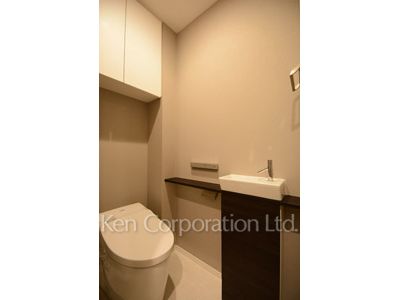 Lavatory ※Photo of the same layout on 13 floor. Decoration and fixture may differ.