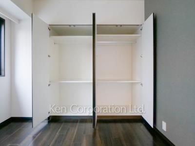 Closet ※Photo of the same layout on 10 floor. Decoration and fixture may differ.