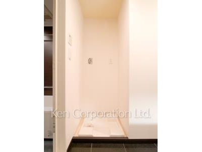 Washing Machine Space ※Photo of the same layout on 10 floor. Decoration and fixture may differ.