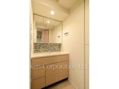 Powder Room ※Photo of the same layout on 3 floor. Decoration and fixture may differ.