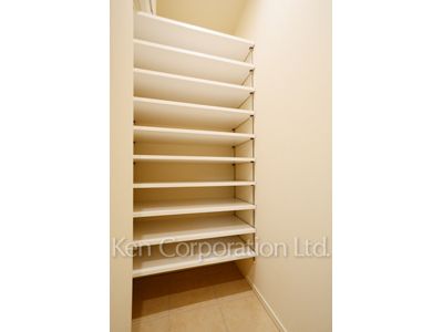 Closet ※Photo of the same layout on 3 floor. Decoration and fixture may differ.