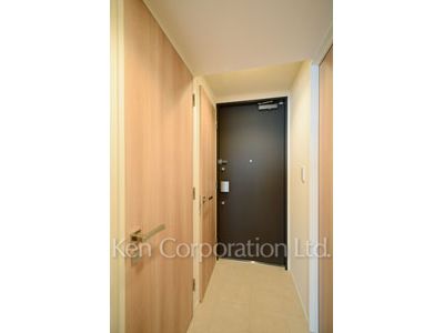 Entrance ※Photo of the same layout on 18 floor. Decoration and fixture may differ.
