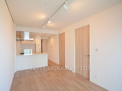 Living-Dining ※Photo of the same layout on 18 floor. Decoration and fixture may differ.