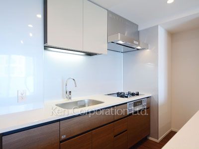 Kitchen ※Photo of the same layout on 21 floor. Decoration and fixture may differ.