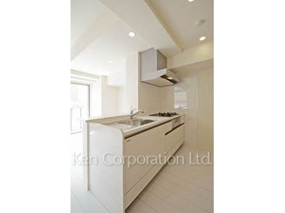 Kitchen ※Photo of the same layout on 3 floor. Decoration and fixture may differ.