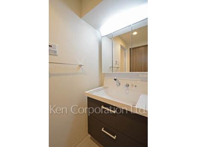 Powder Room ※Photo of the same layout on 3 floor. Decoration and fixture may differ.