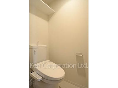 Lavatory ※Photo of the same layout on 3 floor. Decoration and fixture may differ.