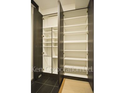 Shoes Closet