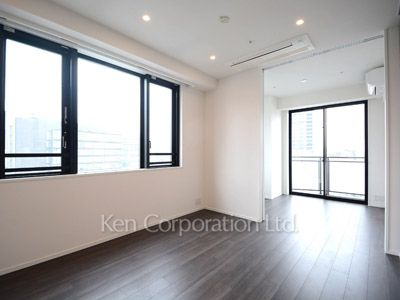 Living-Dining ※Photo of the same layout on 13 floor. Decoration and fixture may differ.