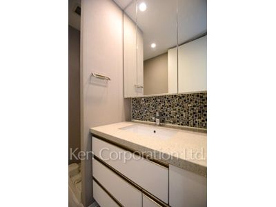 Powder Room ※Photo of the same layout on 13 floor. Decoration and fixture may differ.
