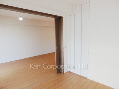 Bedroom ※Photo of the same layout on 4 floor. Decoration and fixture may differ.