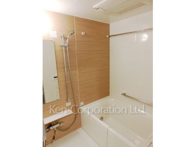 Bath ※Photo of the same layout on 4 floor. Decoration and fixture may differ.